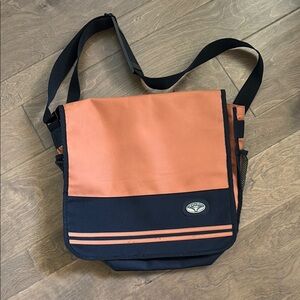 NWOT UT Longhorns Large Messenger Bag Book Bag Orange Black